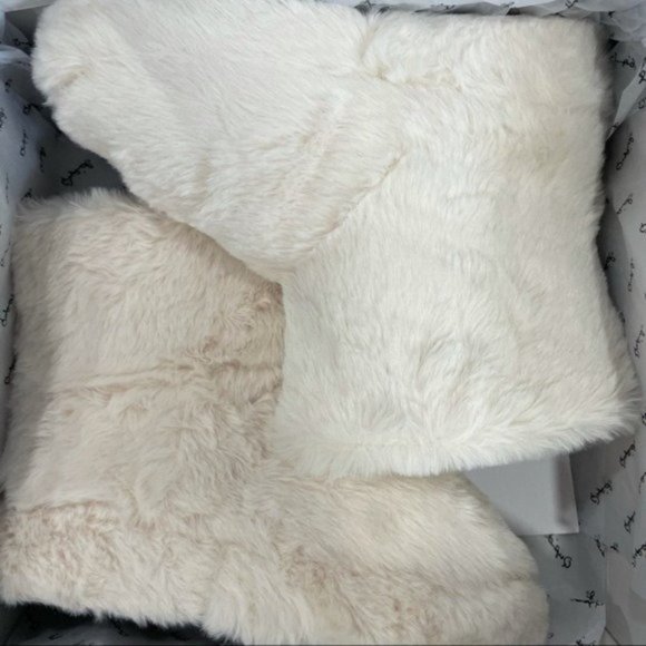 White cream warm cozy fuzzy booties ankle boots slippers slip on - Picture 7 of 8